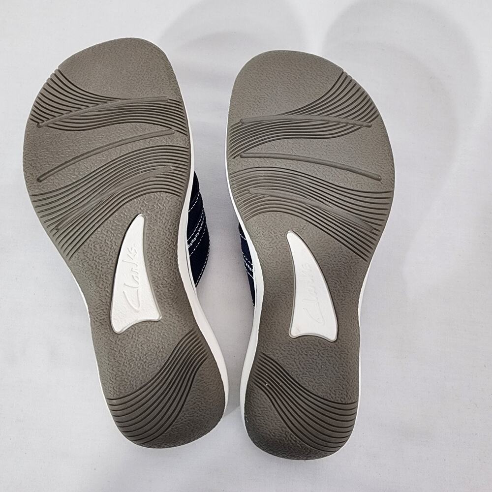 Clarks Cloudsteppers Women's Brinkley Jazz Flip Flops Sandals Navy 7M Slip On - Picture 10 of 10